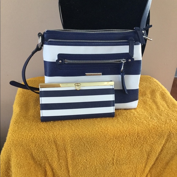 Dana Buchman Handbags - New Dana bukman cross bag